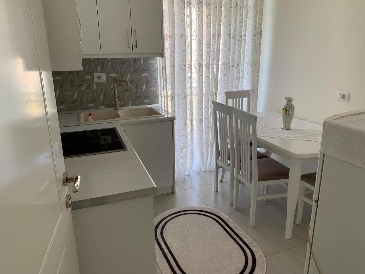 Apartament Oresti Korce Ngoại thất bức ảnh